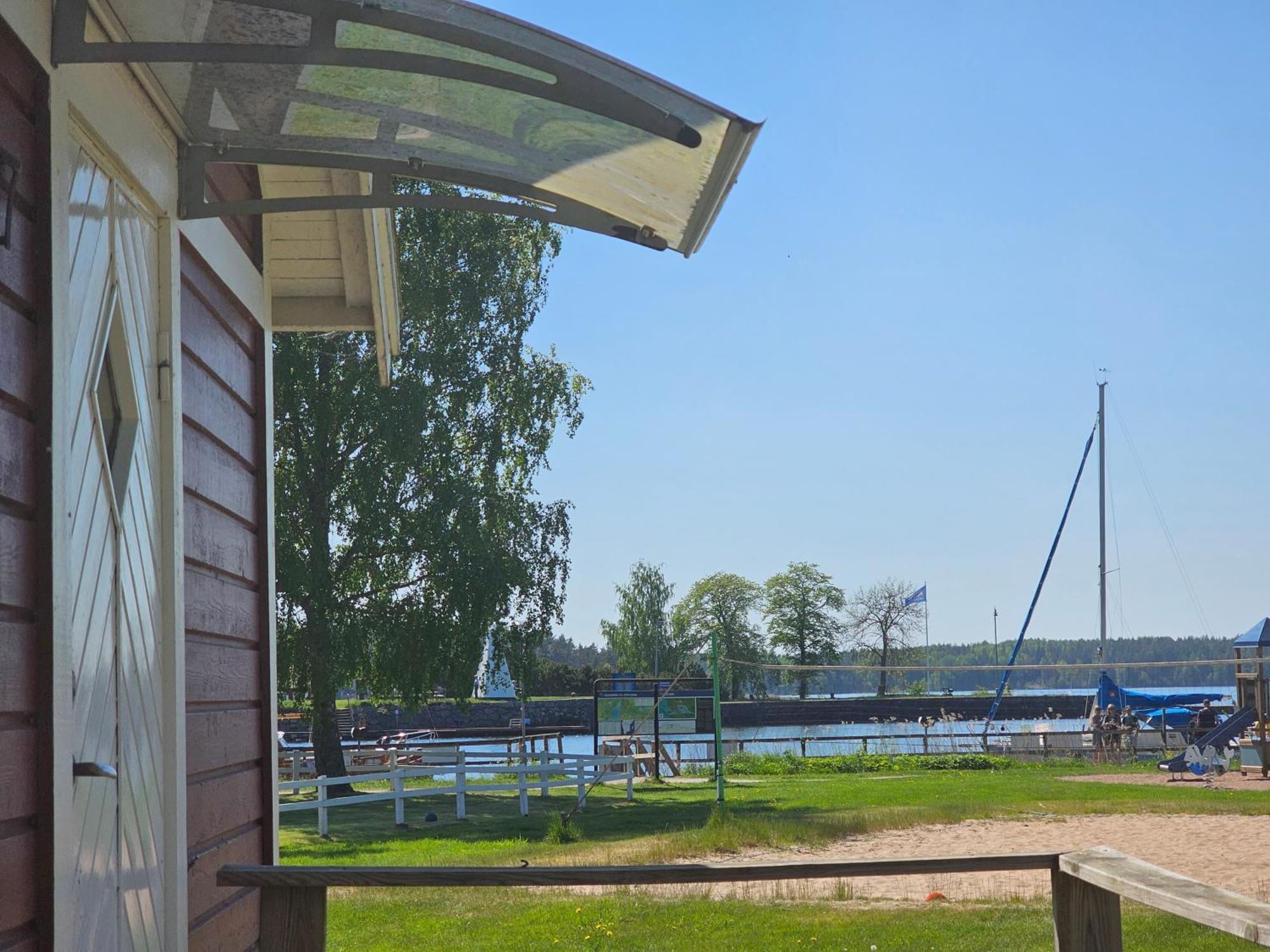 Kanalkrogen Stugor Sjotorp Exterior photo