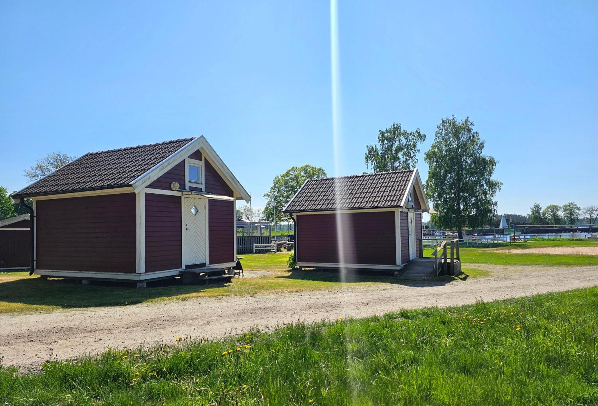 Kanalkrogen Stugor Sjotorp Exterior photo