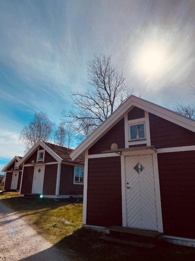 Kanalkrogen Stugor Sjotorp Exterior photo